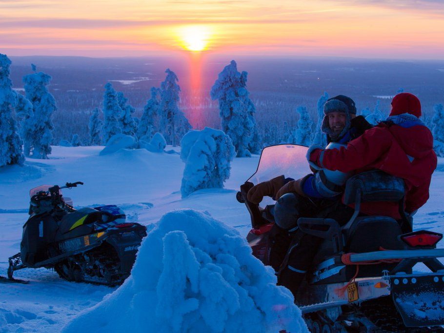 Harriniva Hotels & Safaris Snowmobiles 16